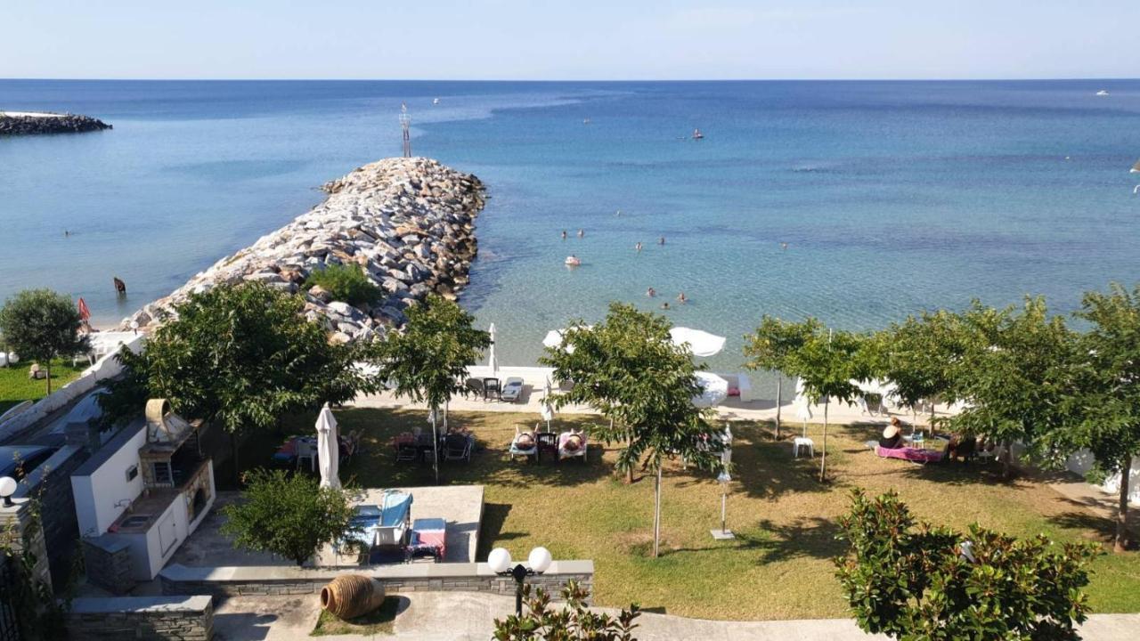 Pansion Alexandros By The Sea Aparthotel Néa Skióni Eksteriør bilde