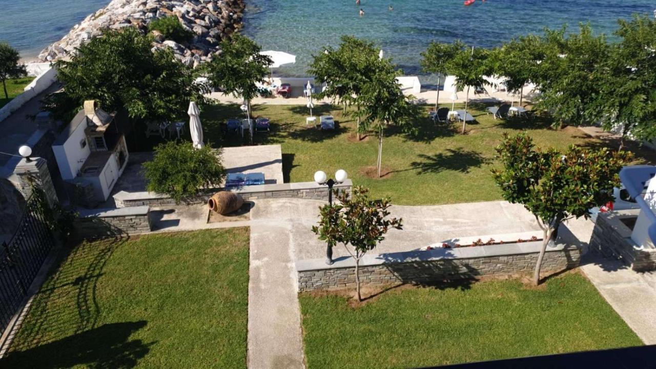 Pansion Alexandros By The Sea Aparthotel Néa Skióni Eksteriør bilde