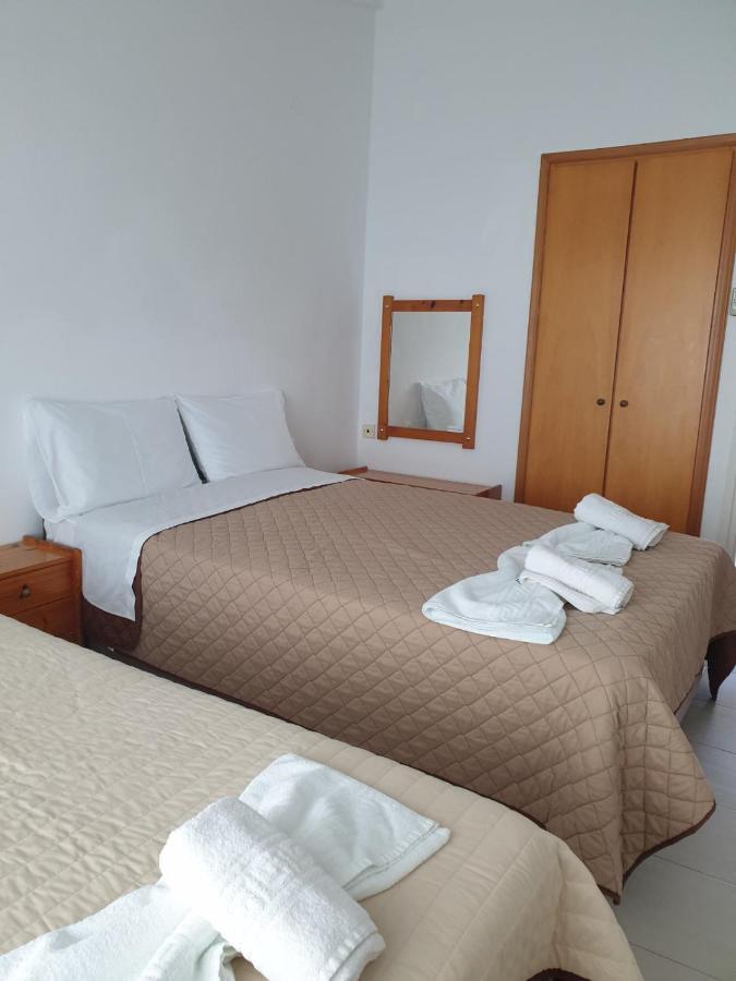 Pansion Alexandros By The Sea Aparthotel Néa Skióni Eksteriør bilde